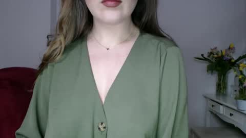 Pola online show from March 29, 9:25 pm