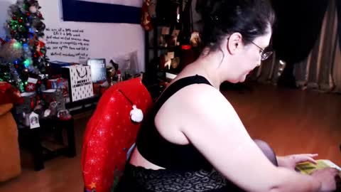 Snapshot of imperatrizasado chatting on December 20, 10:43 pm Empress online show from December 20, 10:43 pm