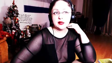 Snapshot of imperatrizasado chatting on February 9, 10:54 pm Empress online show from February 9, 10:54 pm
