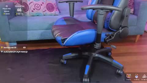 Karen  online show from October 22, 7:52 pm