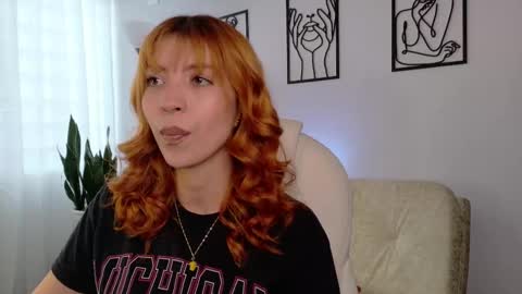 Snapshot of imsiennabellucci chatting on September 15, 8:49 pm Sienna online show from September 15, 8:49 pm