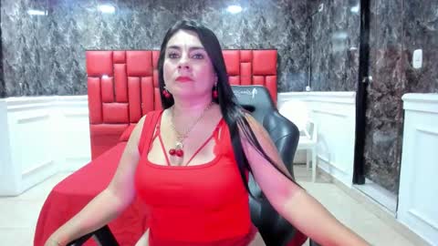 Snapshot of imyourdirtymilf chatting on October 13, 6:21 pm Karina online show from October 13, 6:21 pm