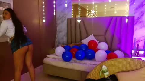 incredible_foxxy online show from July 5, 4:08 am