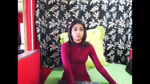 leah online show from December 3, 7:00 am