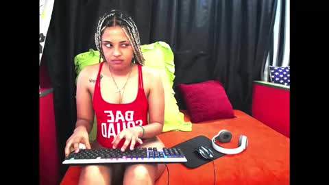 indianmaxine07 online show from January 6, 6:28 am