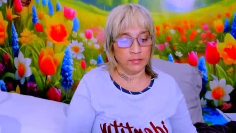 indianroxy27 online show from July 7, 7:23 am
