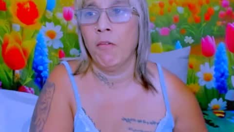 indianroxy27 online show from July 30, 6:58 am