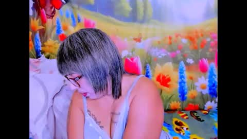 indianroxy27 online show from April 29, 6:13 pm