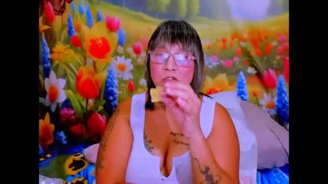 indianroxy27 online show from May 4, 6:12 pm