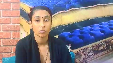 indiansexybutt4u2luv online show from June 20, 9:35 am