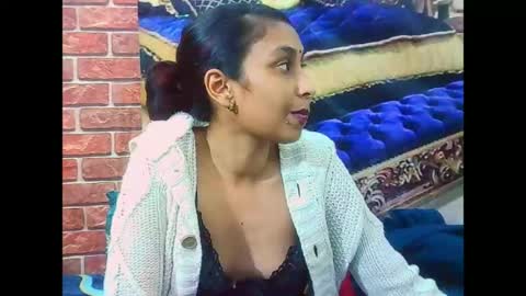 indiansexybutt4u2luv online show from June 17, 8:26 am