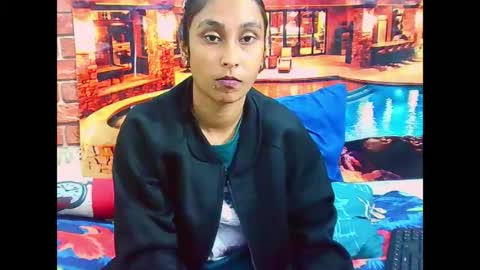 indiansexybutt4u2luv online show from June 12, 7:05 am