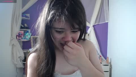 Snapshot of ingrid_casas chatting on January 29, 10:32 pm Ingrid petite online show from January 29, 10:32 pm