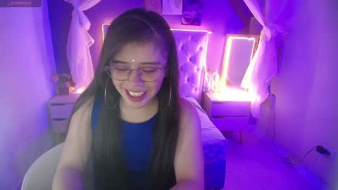 Snapshot of ingrid_casas chatting on December 3, 2:49 pm Ingrid petite online show from December 3, 2:49 pm