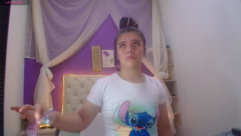 Snapshot of ingrid_casas chatting on December 11, 10:49 pm Ingrid petite online show from December 11, 10:49 pm