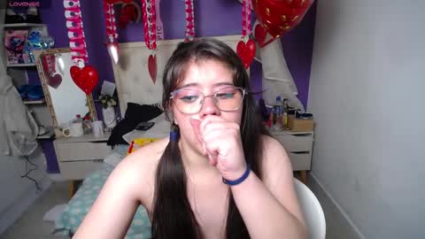 Snapshot of ingrid_casas chatting on February 24, 5:42 pm Ingrid petite online show from February 24, 5:42 pm
