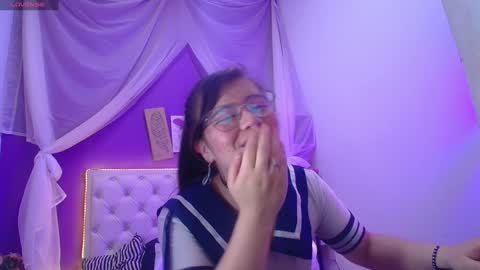 Snapshot of ingrid_casas chatting on December 4, 10:08 pm Ingrid petite online show from December 4, 10:08 pm