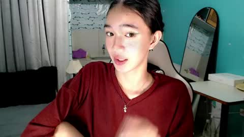 Reign online show from May 3, 6:33 pm