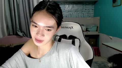 Reign online show from April 22, 4:37 pm