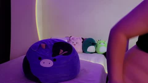 Snapshot of internetfairy_xo chatting on December 15, 3:20 pm Faye online show from December 15, 3:20 pm