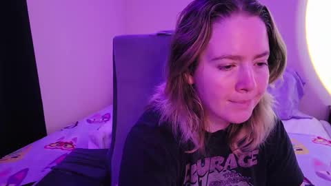 Faye online show from November 22, 6:16 am