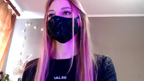 Lily online show from May 1, 2:20 pm