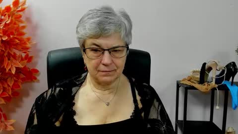 I R I S online show from November 18, 7:42 am