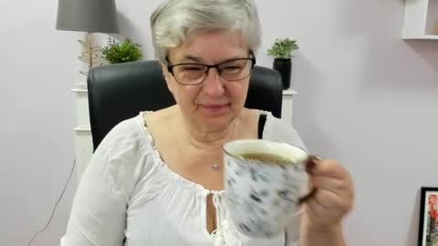 I R I S online show from June 18, 6:15 am
