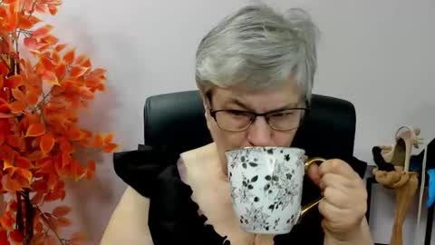 I R I S online show from September 17, 6:33 am