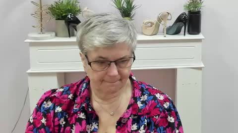 I R I S online show from March 9, 7:00 am