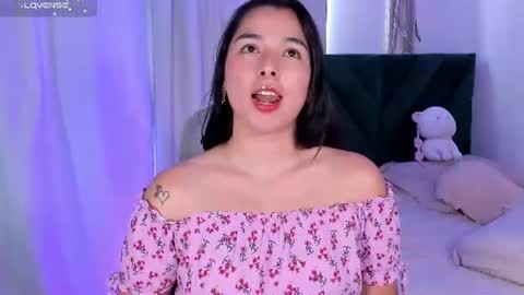 Iris Moira  online show from July 28, 6:20 pm