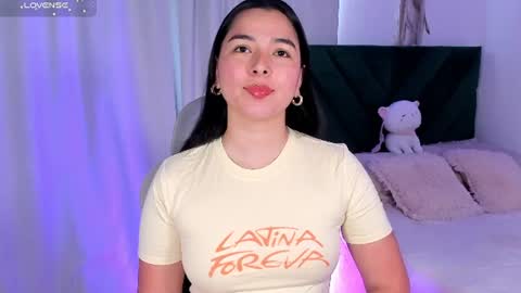 Iris Moira  online show from July 24, 1:31 pm