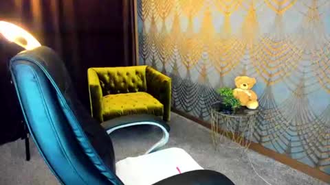 Iris online show from June 13, 3:04 am