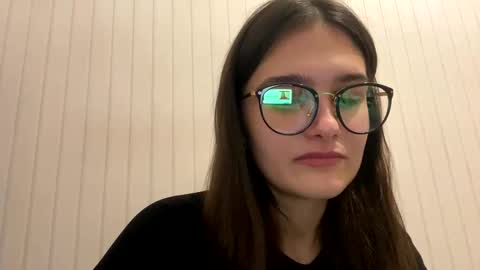 Snapshot of irisss31 chatting on December 7, 4:03 pm irisss31 online show from December 7, 4:03 pm