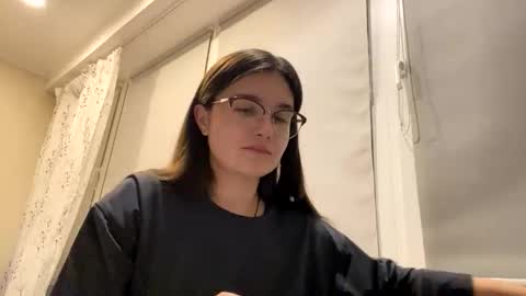 irisss31 online show from May 18, 6:58 pm