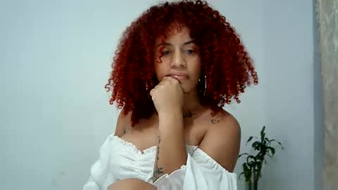 isa_bellaxx23 online show from January 6, 1:09 am