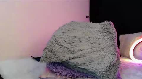       online show from February 6, 2:33 am