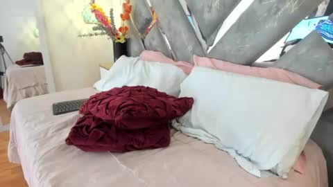 Mommy Isa online show from July 17, 4:00 pm