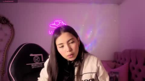 ISABELA  online show from July 17, 11:58 am