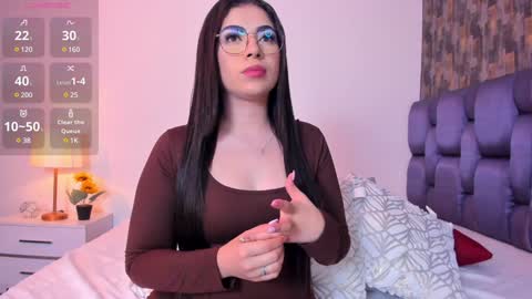 Isabela Angell  online show from January 30, 11:02 pm