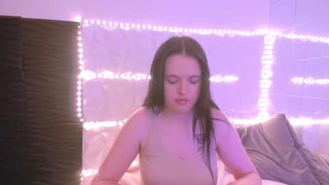 Isabelle online show from May 19, 4:30 am