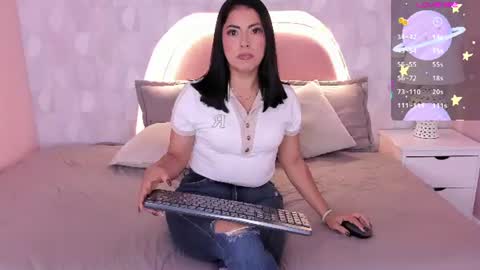 isabella__milf online show from July 21, 7:14 pm