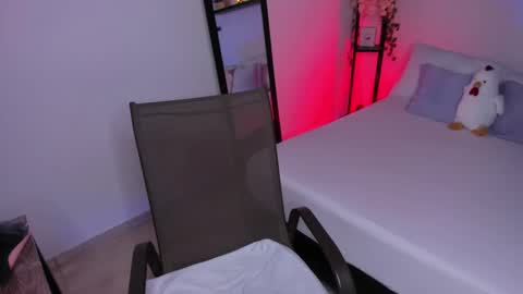 Snapshot of isabella_boyer chatting on September 23, 3:21 pm isabella online show from September 23, 3:21 pm