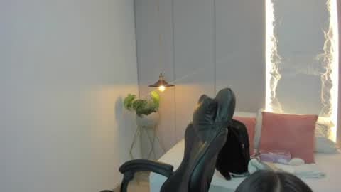 Isabel florez online show from July 19, 2:14 am