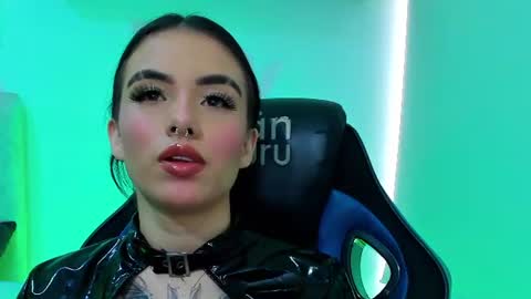 ISABELLA online show from July 1, 8:30 pm
