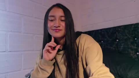 Isabella Nowa online show from May 18, 11:11 pm