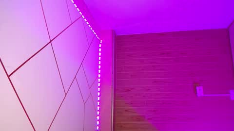 isabella_roseee online show from January 17, 9:11 pm