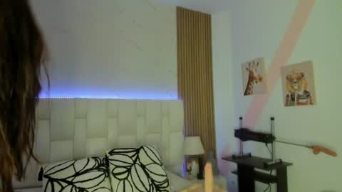 Isabella White online show from June 14, 11:32 am