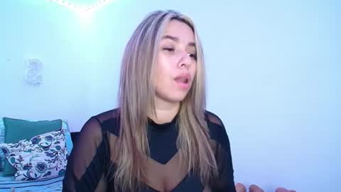 isabellaa_smith03 online show from July 19, 6:37 am