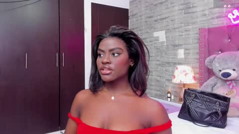 Snapshot of isabellabroms21 chatting on March 1, 9:26 pm v online show from March 1, 9:26 pm